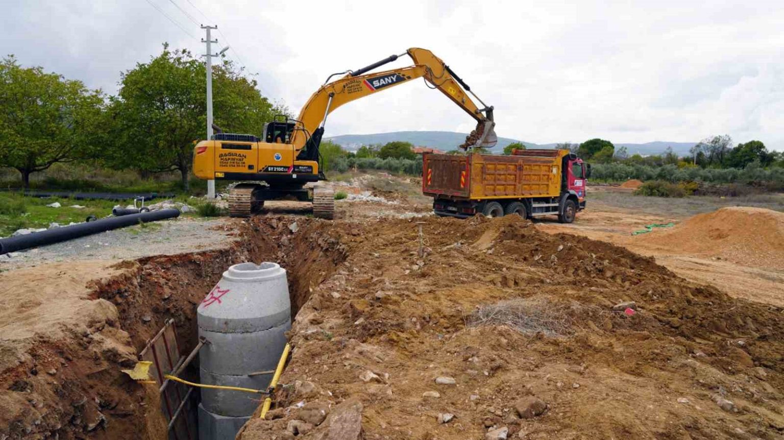 muski-yenikoyde-altyapi-calismalarina-devam-ediyor