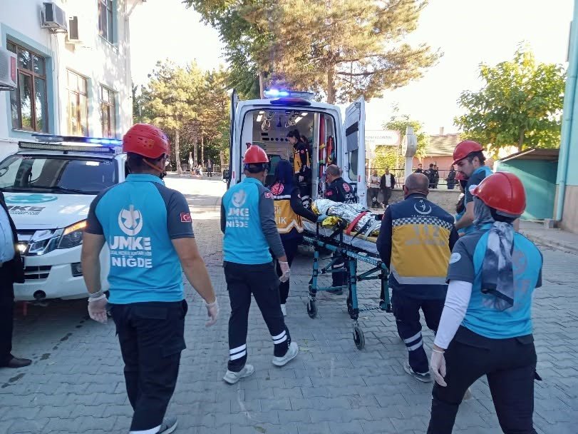 nigde-il-saglik-mudurlugunde-gercegini-aratmayan-yangin-tatbikati