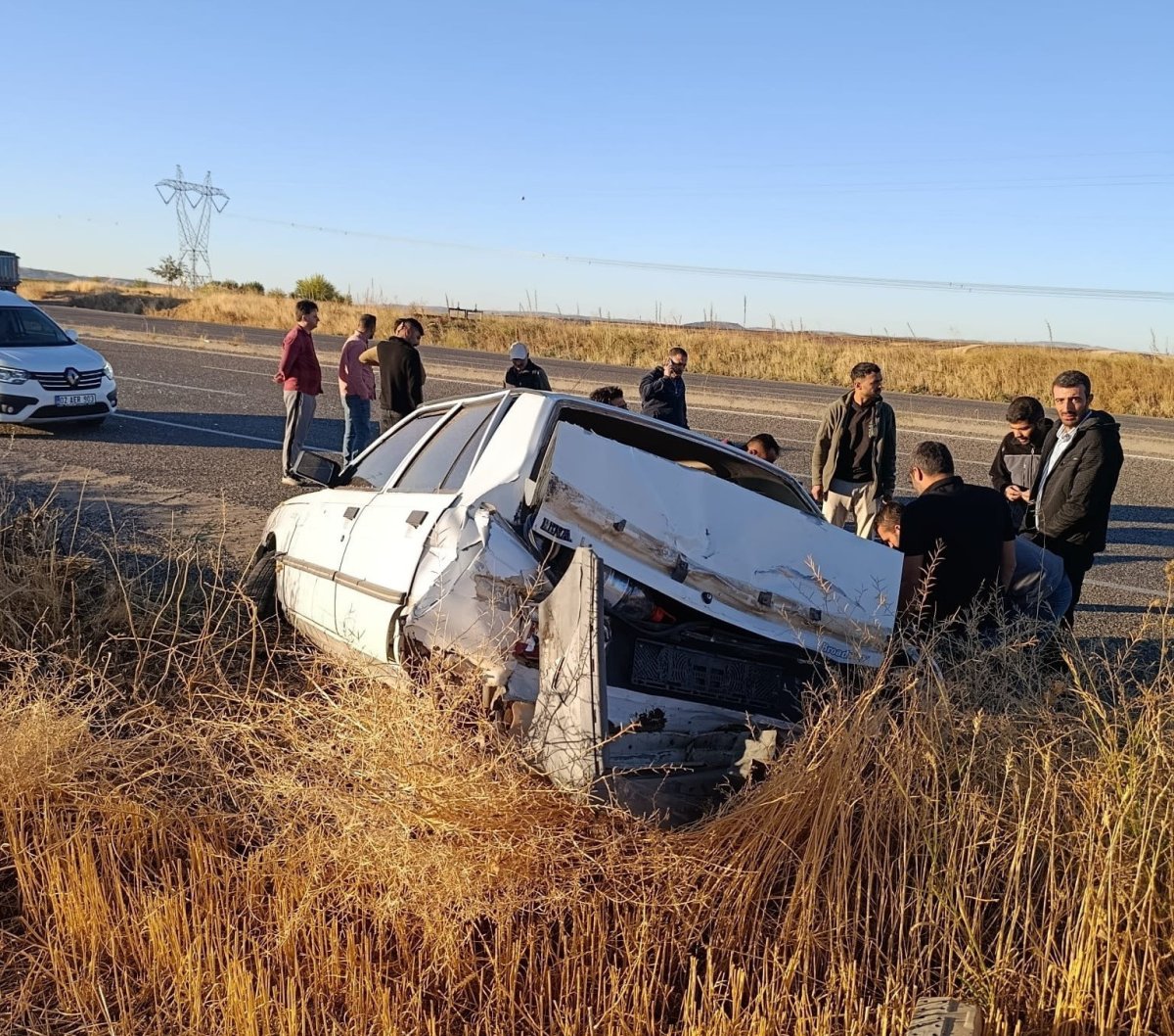 otomobil-sarampole-girdi-2-yarali