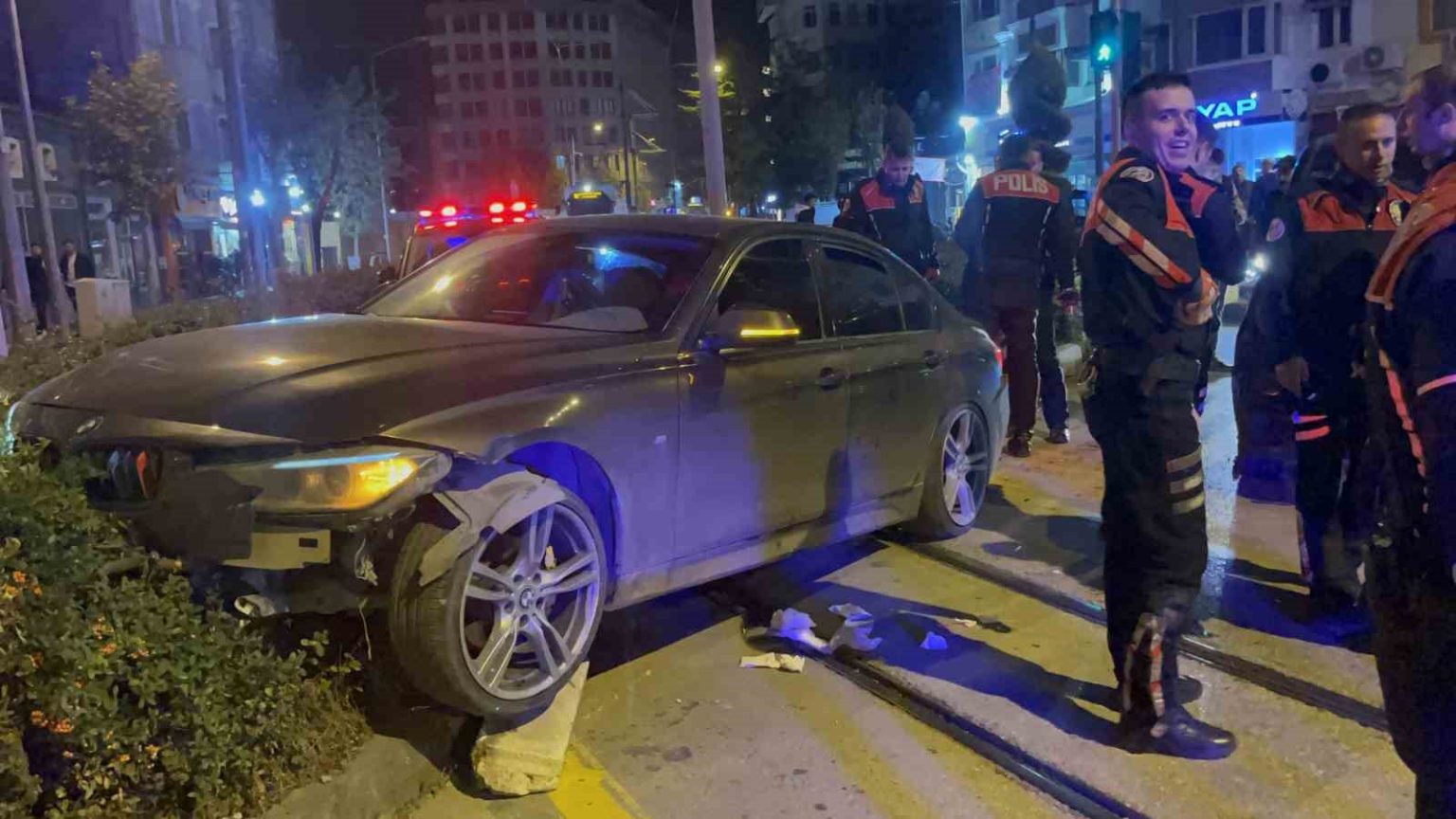 polisin-dur-ihtarina-uymayan-aractan-uyusturucu-cikti