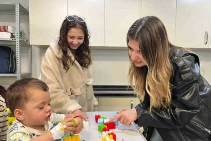 sifa-oyuncaklari-ve-oyun-ablam-projeleriyle-minik-kalplere-dokundular