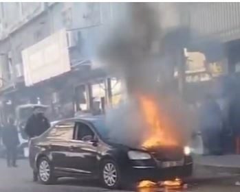 siverekte-park-halindeki-otomobil-alev-aldi