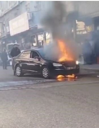 siverekte-park-halindeki-otomobil-alev-aldi