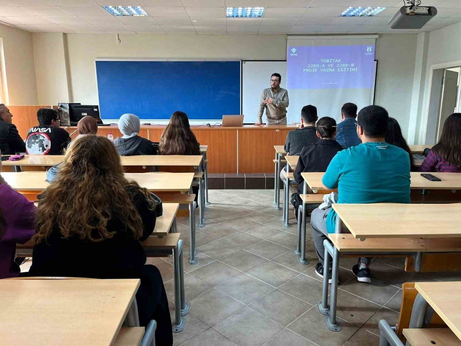 subude-tubitak-proje-yazim-egitimi-verildi