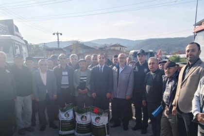 yenipazarda-ureticilere-tohum-destegi-saglandi