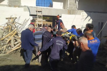 adiyamanda-cami-kubbesi-coktu-5-yarali