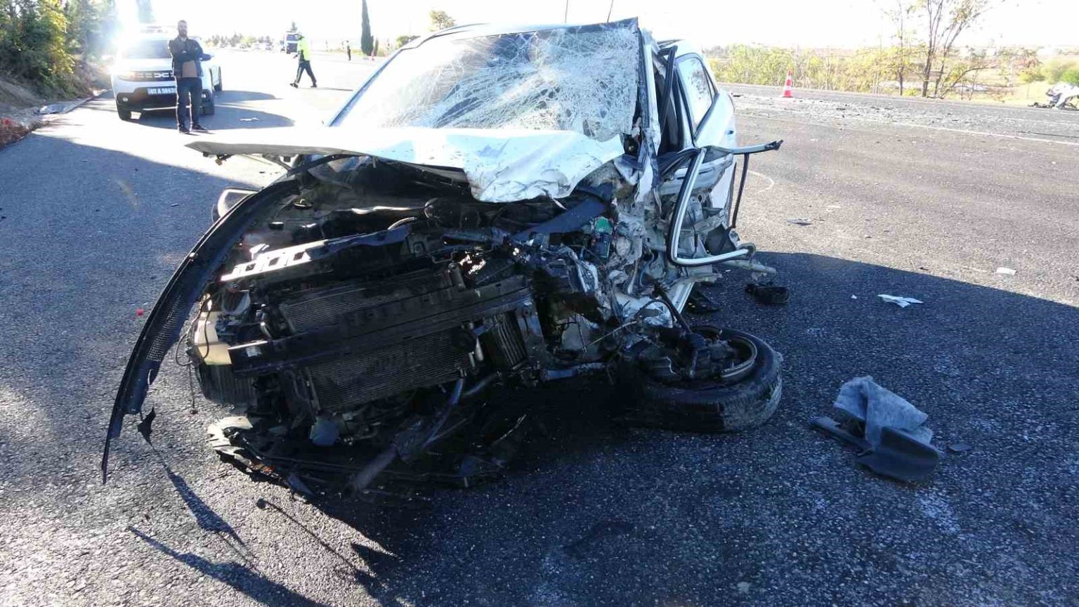 adiyamanda-feci-kaza-1-polis-1-muhtar-agir-yarali