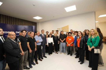 akdeniz-universitesi-kutuphanesi-yuzde-30-buyudu