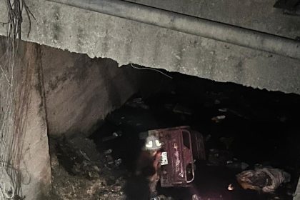 asi-nehrine-ucan-motosikletin-surucusunu-itfaiye-kurtardi