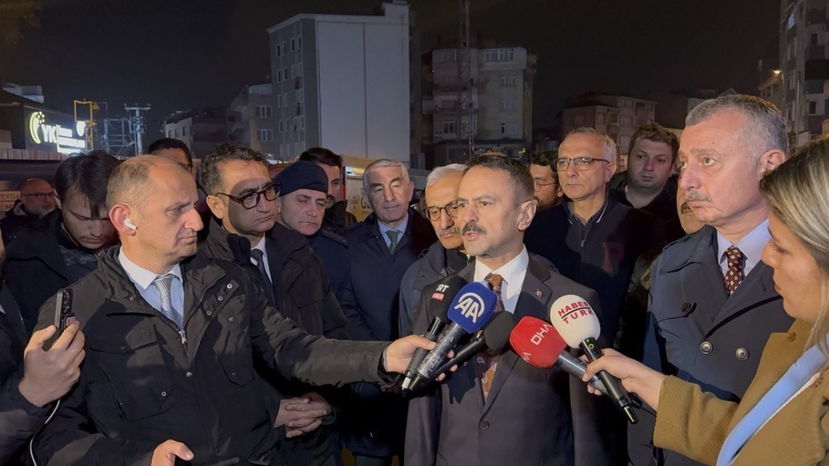 ayni-bolgede-kolonu-catlayan-bina-tahliye-edildi