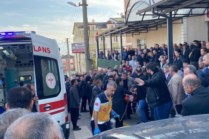 babasinin-cenazesinde-dayisini-da-kaybetti