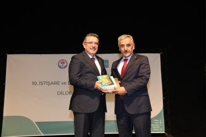 baskan-ahmet-metin-genc-turkcemizi-ve-dilimizi-korumak-sadece-kulturel-bir-tercih-degildir-zorunluluk-ve-milli-vazifedir