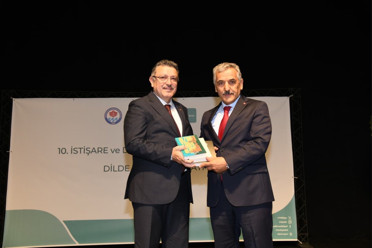 baskan-ahmet-metin-genc-turkcemizi-ve-dilimizi-korumak-sadece-kulturel-bir-tercih-degildir-zorunluluk-ve-milli-vazifedir