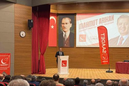 baskan-altundan-davutogluna-sert-elestiri-siyaset-hatiralar-albumu-degildir