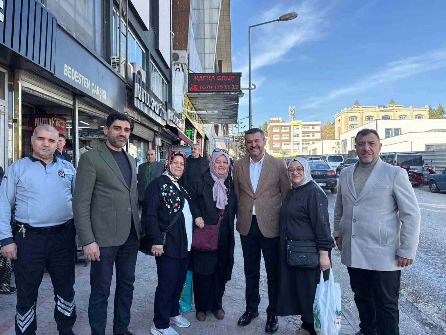 baskan-cetinkaya-halkla-ic-ice-olmaya-devam-ediyor