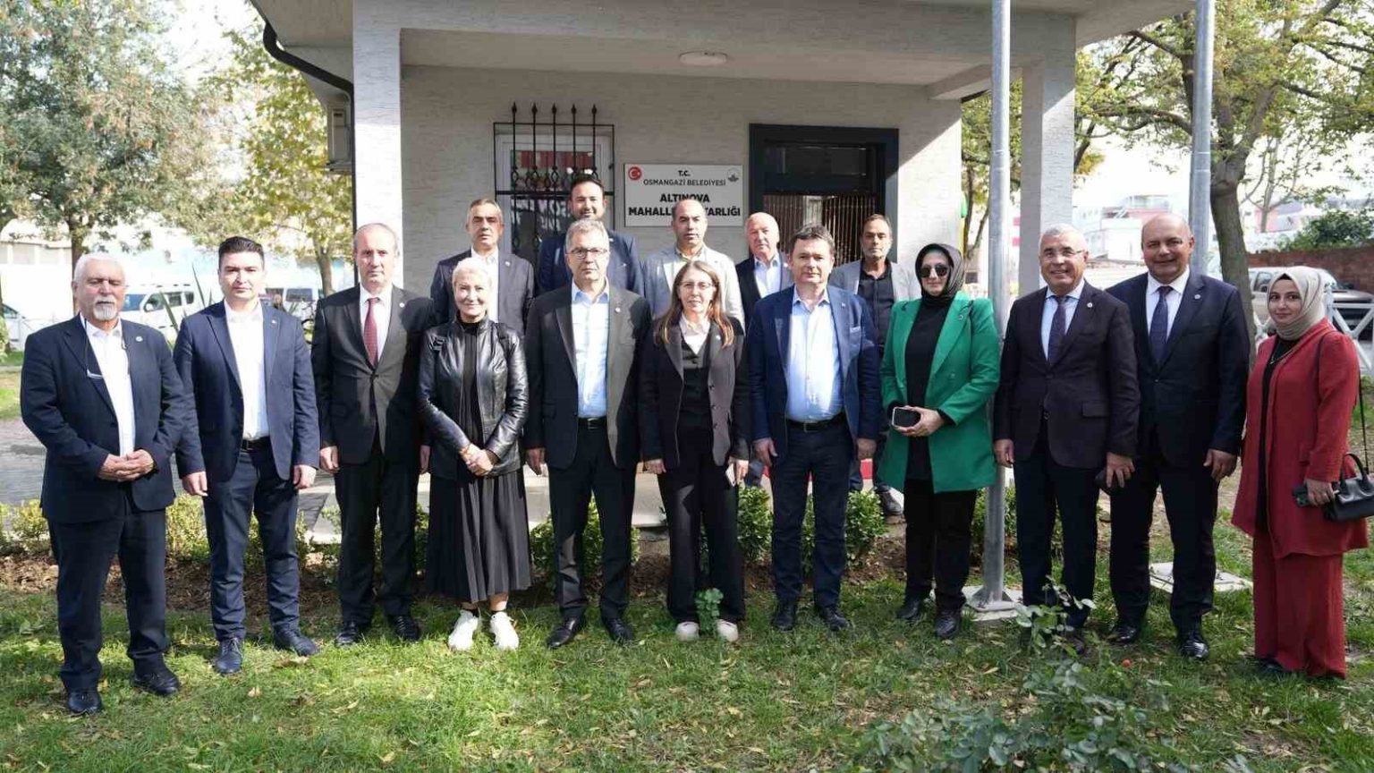 baskan-erkan-aydindan-altinova-mahallesine-ziyaret