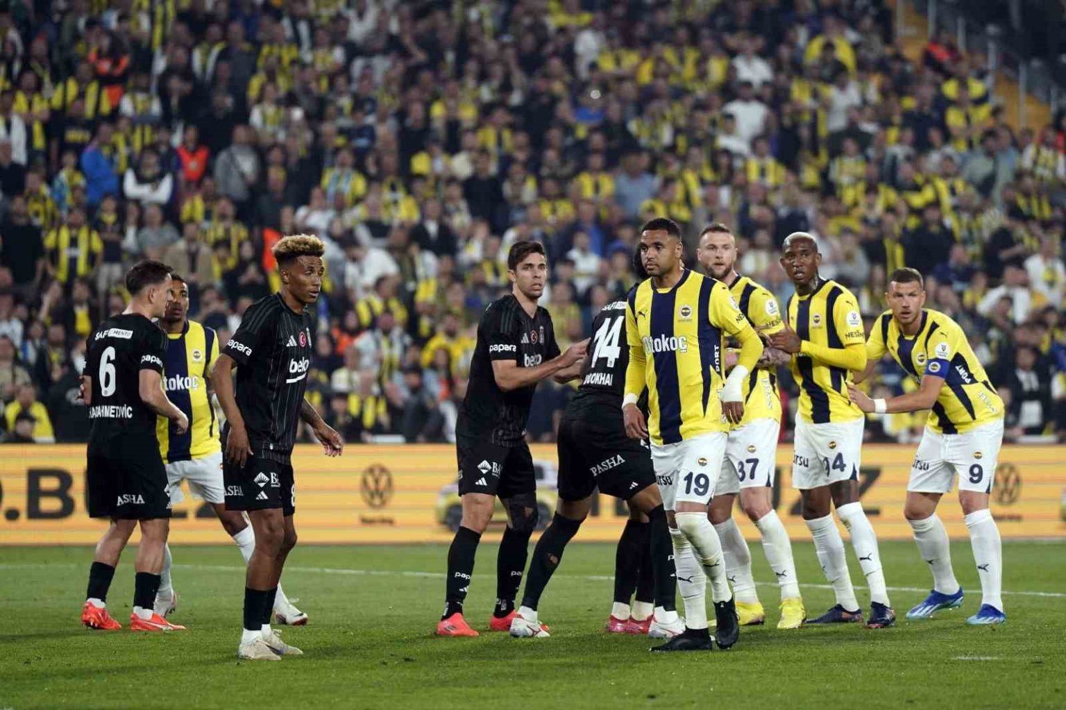 besiktas-ile-fenerbahce-arasinda-22-milyar-tllik-derbi