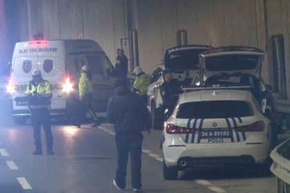 besiktasta-alt-gecitte-kontrolden-cikan-motosiklet-kaza-yapti-1-olu-1-yarali