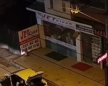 bursada-tartistigi-kadini-yerde-surukledi-o-anlar-kamerada