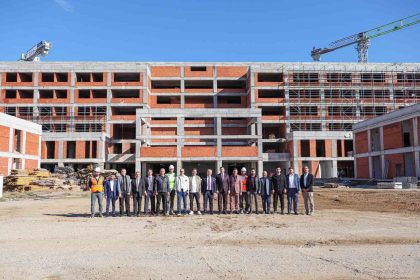 canbey-bu-eser-balikesirimizin-saglikta-geldigi-seviyeyi-bir-ust-noktaya-tasiyacak