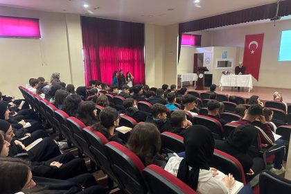 cayirova-kitap-gunlerinin-heyecani-okullara-tasindi