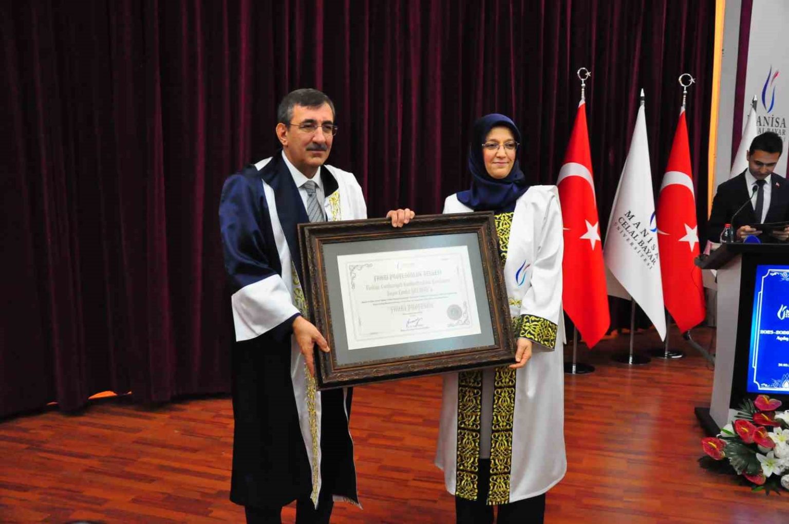 cumhurbaskani-yardimcisi-cevdet-yilmaza-mcbude-fahri-profesorluk-unvani