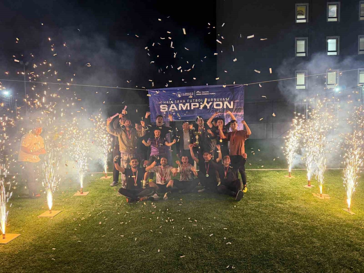 cumhuriyet-bayrami-hali-saha-turnuvasi-duzenlendi