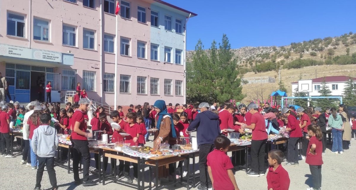 diclede-ogrencilerden-gazzeye-yardim-etkinligi