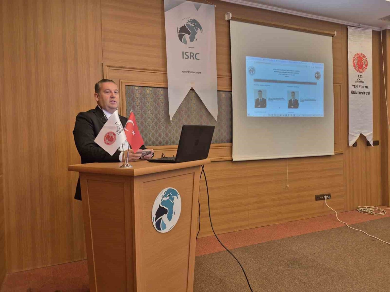 dijitallesen-dunyada-yeni-guc-haritalari-12nci-uluslararasi-stratejik-arastirmalar-kongresi-duzenlendi