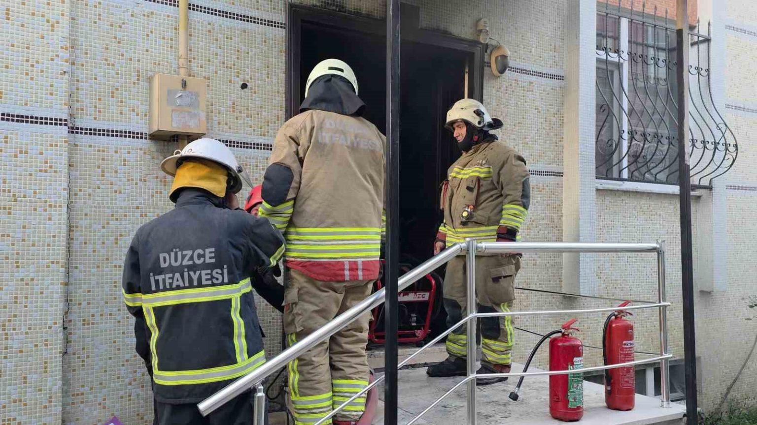 duzcede-sabah-saatlerinde-korkutan-yangin