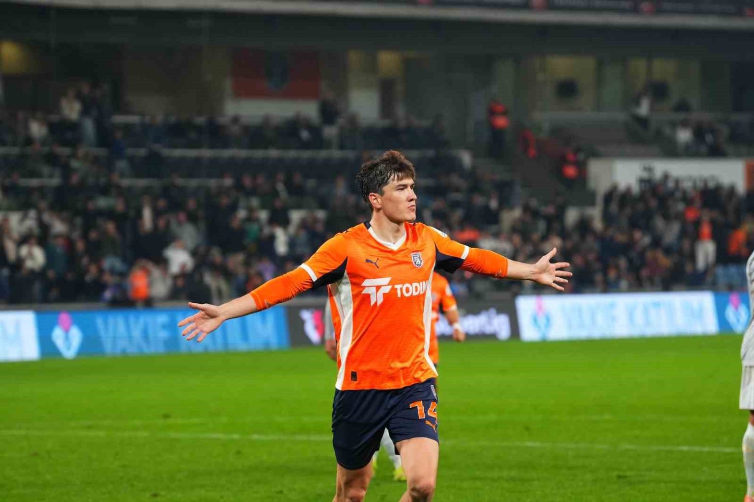 eldor-shomurodov-super-ligde-gol-kralliginda-zirveye-ortak-oldu