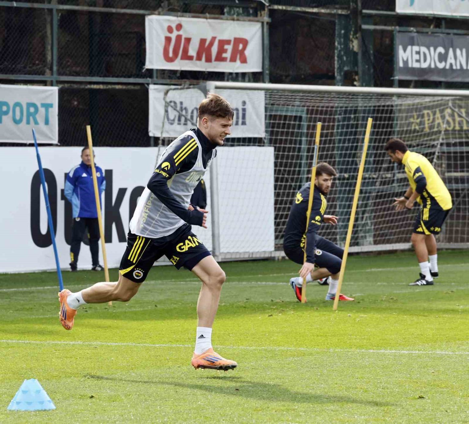 fenerbahce-besiktas-derbisi-hazirliklarina-devam-etti