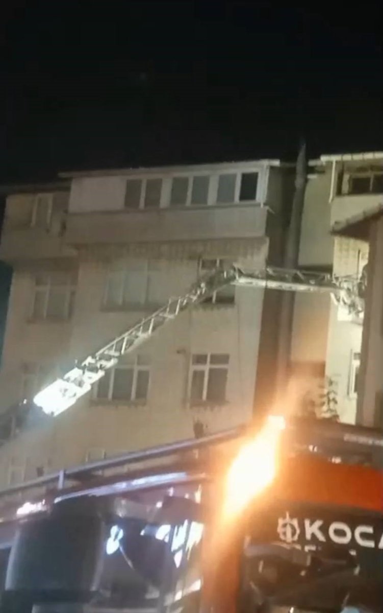 gebzede-bir-binada-catirti-sesleri-bina-tahliye-ediliyor