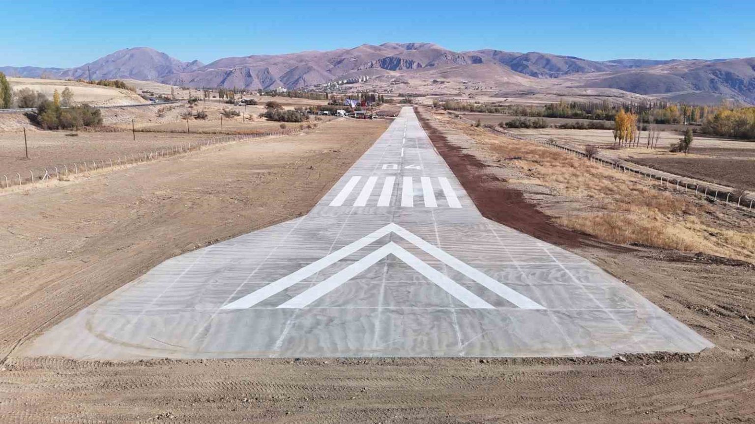 ilk-yerli-ve-milli-ucagin-inis-yaptigi-nuri-demiragin-mirasi-havalimani-84-yil-sonra-yeniden-hayat-buldu