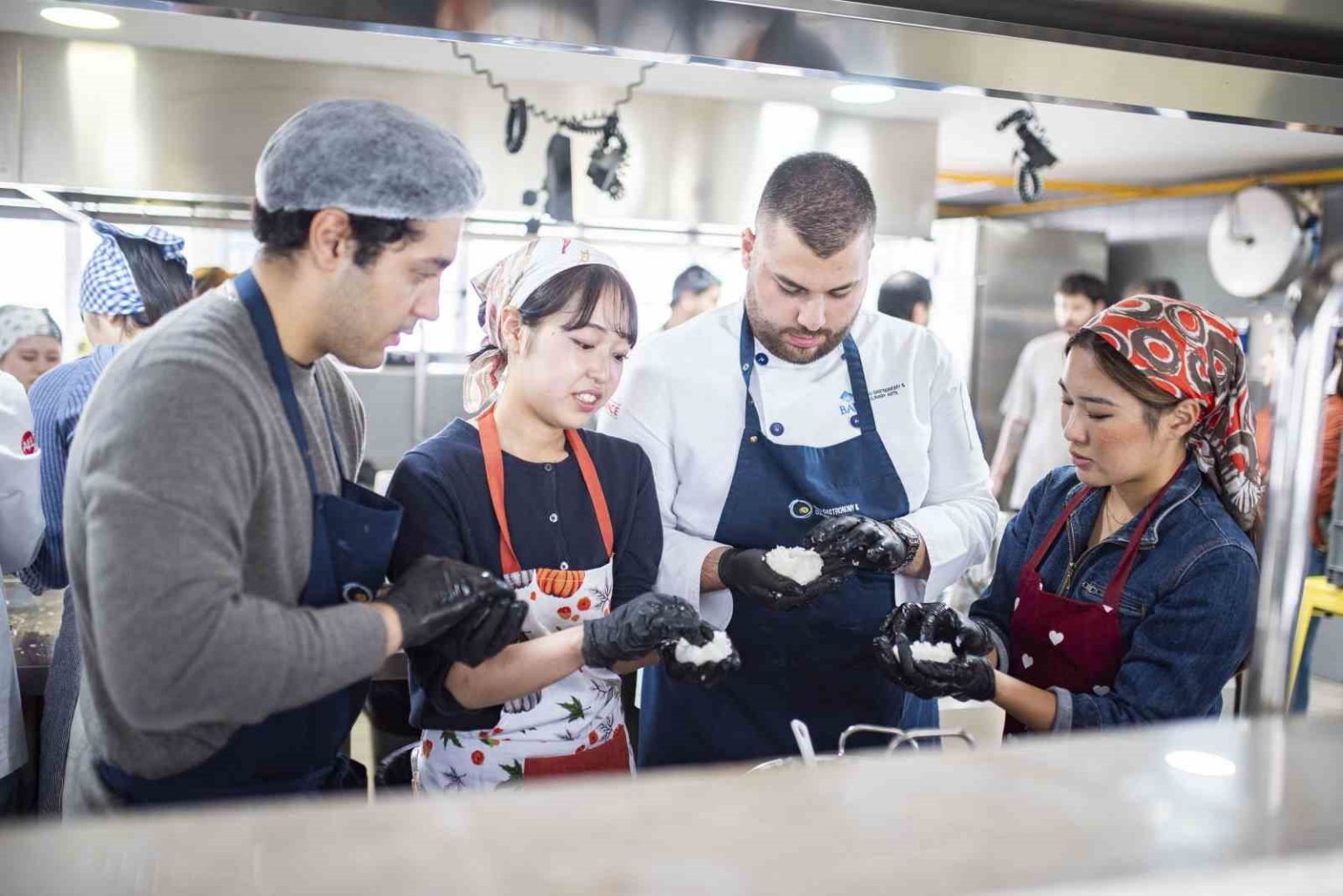 japon-ogrencilere-turk-mutfagi-dersi