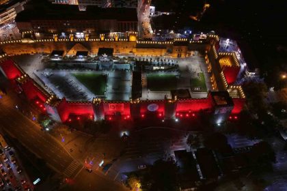 kayseri-kalesi-led-ile-aydinlatildi