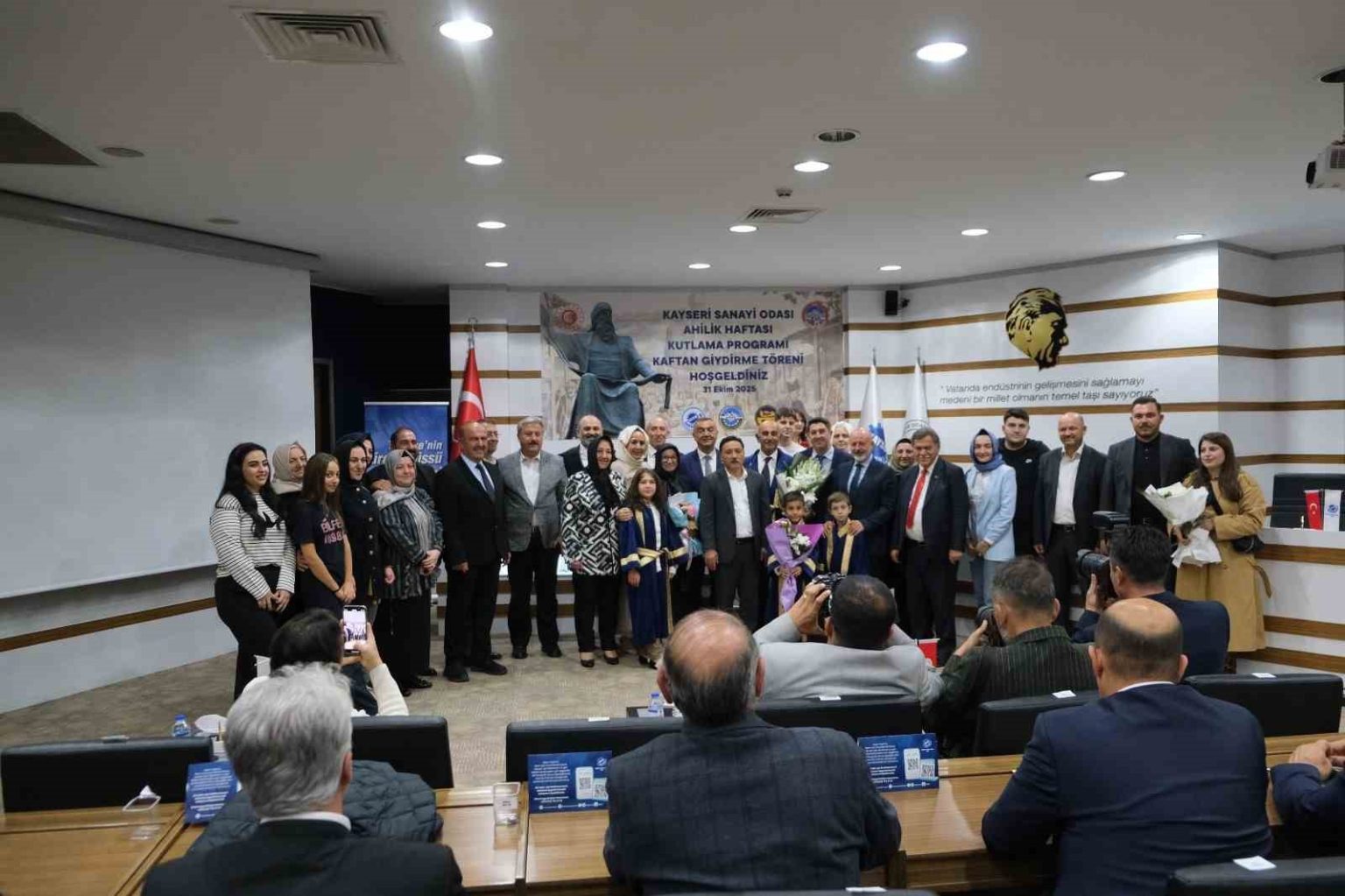 kaysoda-yilin-ahisi-kaftanini-giydi