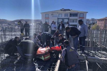 kirilan-pompa-parcasinin-altinda-kalan-isci-yaralandi