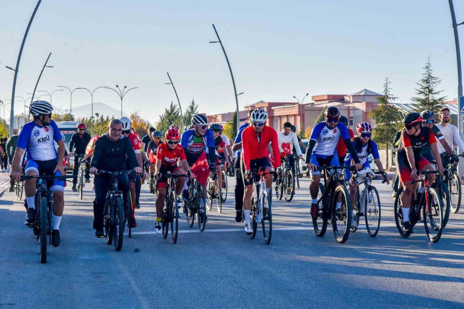 kmude-bisikletini-al-gel-etkinligi-duzenlendi