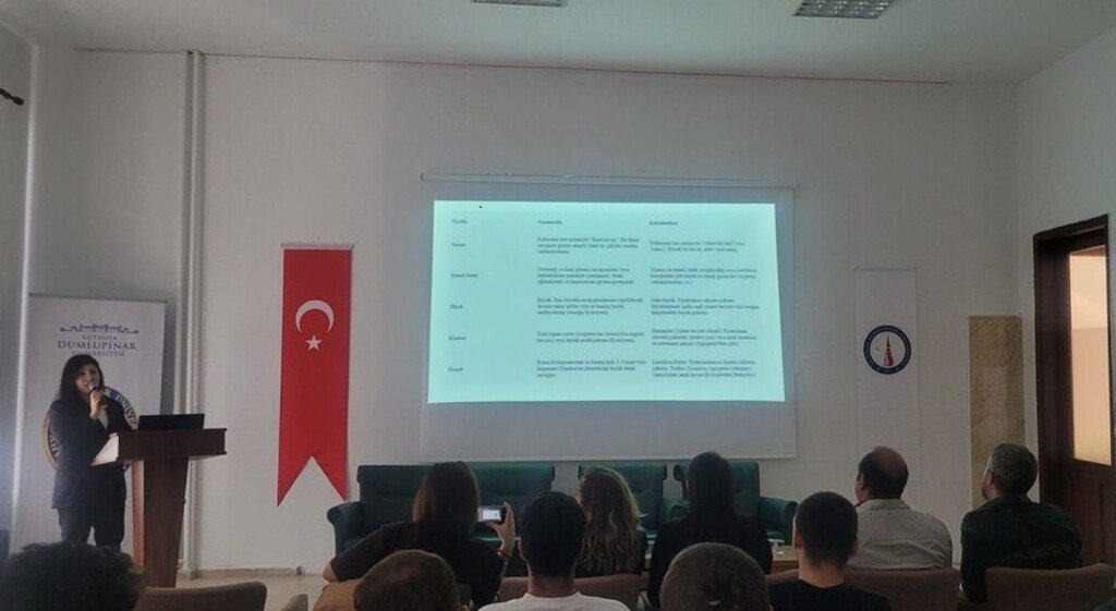 kutahyada-roma-donemi-sehirciliginde-anadoluda-tiyatro-ve-stadion-iliskisi-konulu-konferans