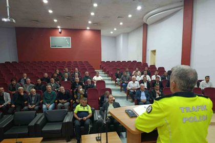 malatyada-ticari-taksi-suruculerine-trafik-bilgilendirmesi