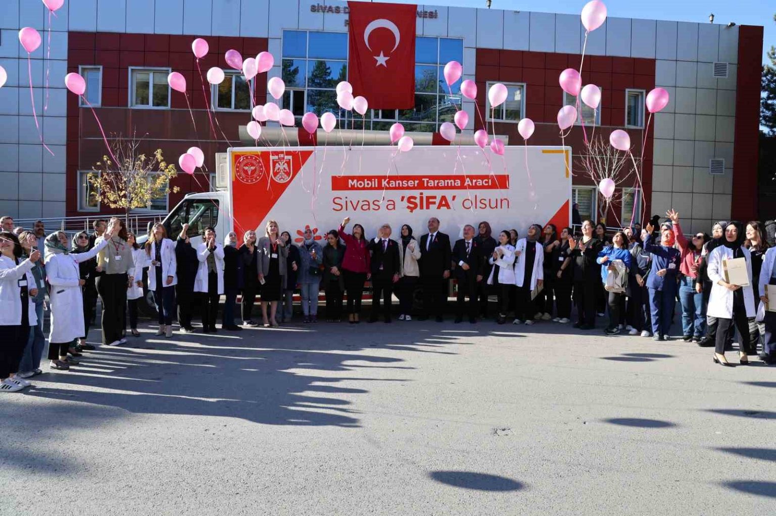 mobil-kanser-tarama-araci-koylere-kadar-ulasti-tarama-sayisinda-yuzde-148lik-artis-yasandi