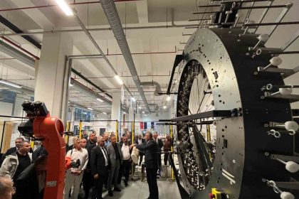 mtso-heyeti-bursa-model-fabrikada-incelemelerde-bulundu