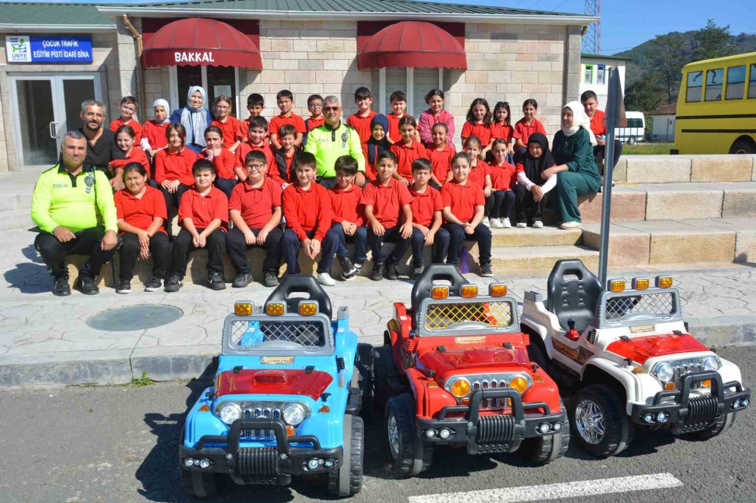 orduda-ogrenciler-trafik-egitim-pistinde-kurallari-uygulamali-ogreniyor