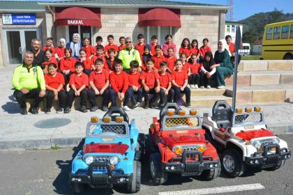 orduda-ogrenciler-trafik-egitim-pistinde-kurallari-uygulamali-ogreniyor