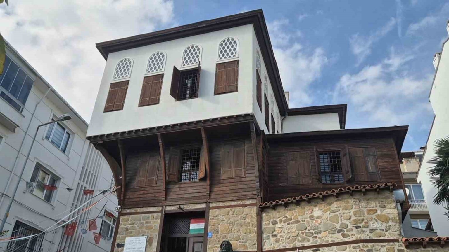 osmanliya-siginan-macar-kralinin-evi-eski-gunlerini-ariyor