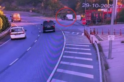 park-halindeki-otomobile-carpan-surucu-olumden-dondu