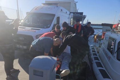 sahil-guvenlik-ekipleri-yaralanan-sahsi-kurtardi