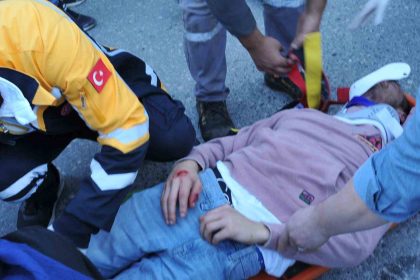 sakaryada-pikap-ile-motosiklet-carpisti-1-yarali