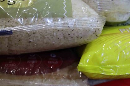 sanliurfada-tarihi-gecmis-ve-kurtlanmis-yuzlerce-urun-ele-gecirildi